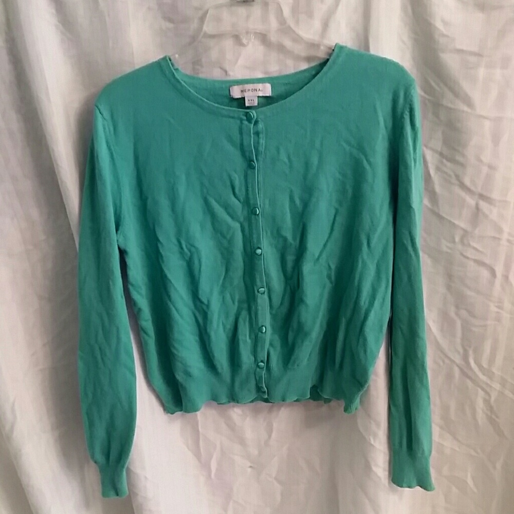 💚 Green Sweater/cardigan 💚